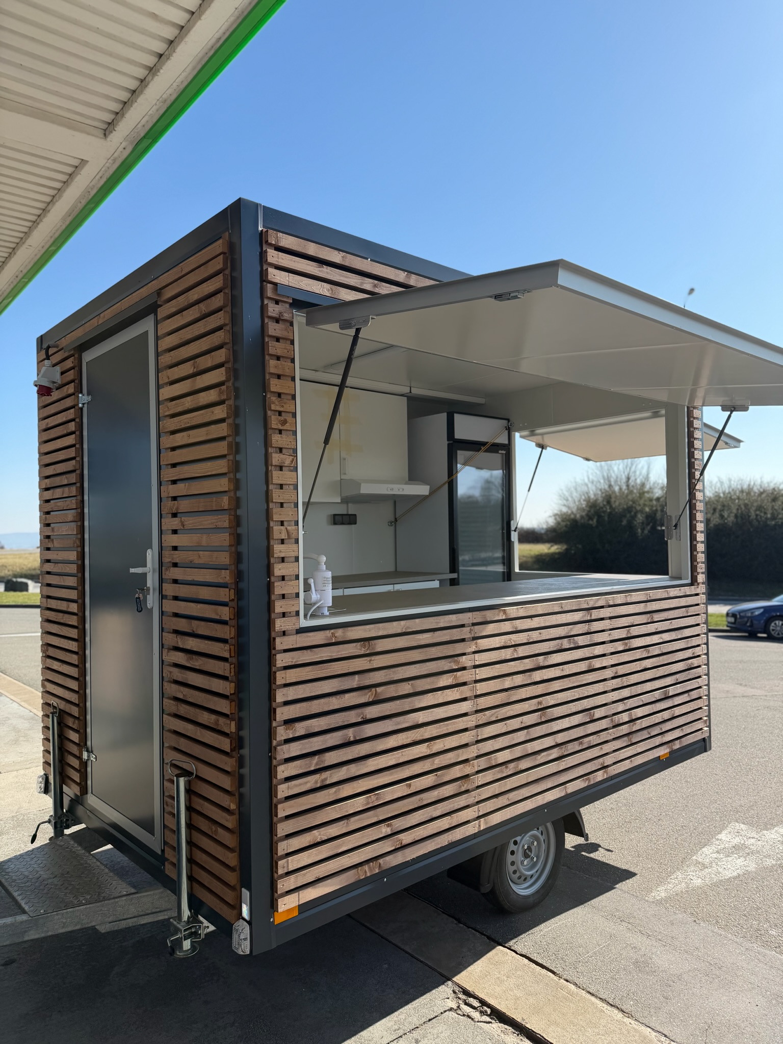 Fuel Station Kiosk — photo 2 of 3